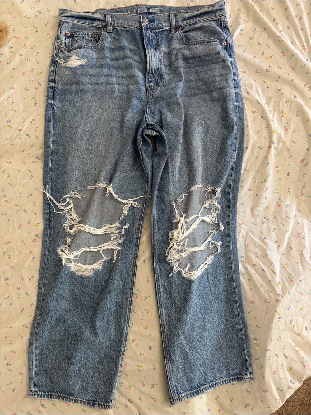 American Eagle Outfitters Ripped Light Blue High-Rise Straight Jeans:16 Short